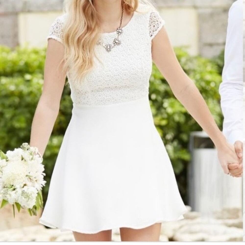 Altar’d State White Lace Top Cap Sleeve Round Neck A-Line Mini Dress Size Large